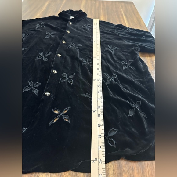 Vintage Vivienne Tam Velvet Cut Out black button up shirt Size Unknown/ Large - Picture 4 of 8